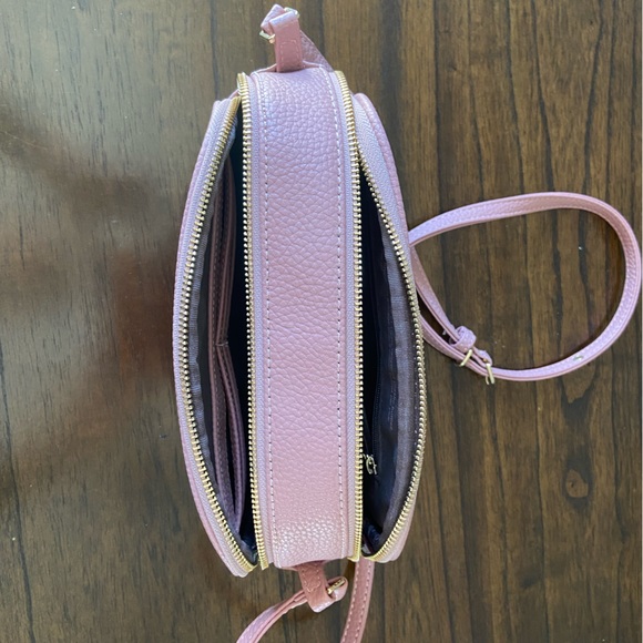 Gorgeous Matt and Nat vegan crossbody bag in light pink - Picture 2 of 4